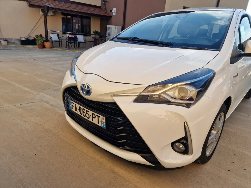 Toyota Yaris 1.5 Hybrid e-CVT, снимка 2 - Автомобили и джипове - 47855576