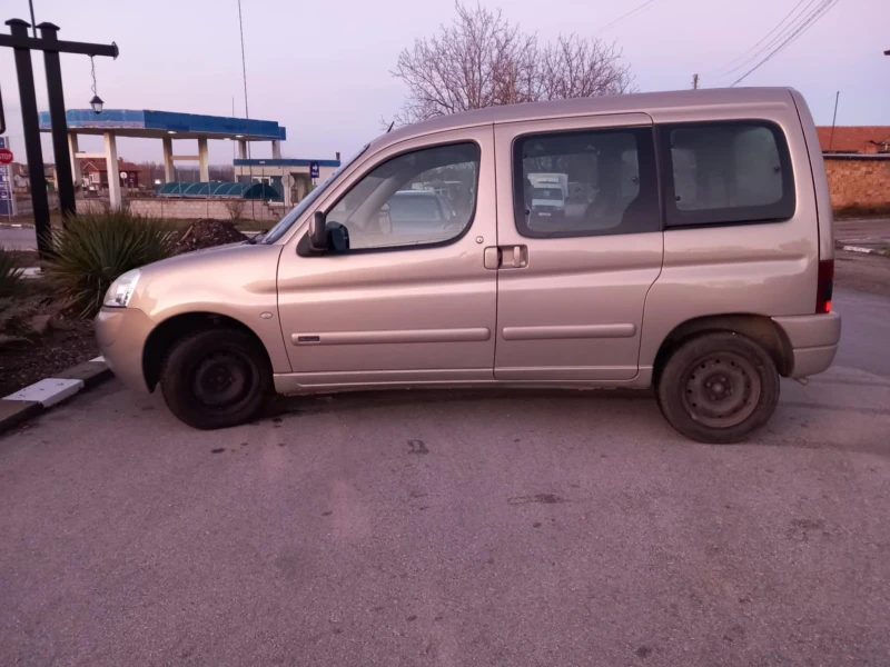 Citroen Berlingo, снимка 3 - Автомобили и джипове - 48530435