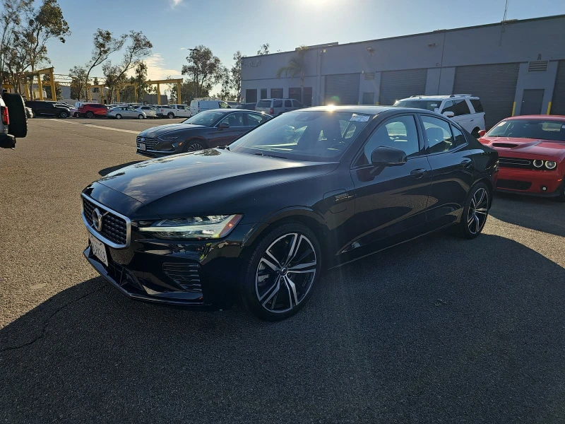 Volvo S60 Plug-In Hybrid T8 R-Design, снимка 3 - Автомобили и джипове - 48727936