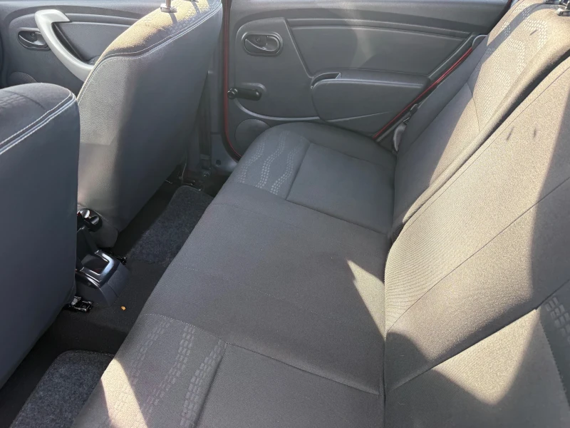 Dacia Sandero Газ/Бензин -1600, снимка 8 - Автомобили и джипове - 52332264
