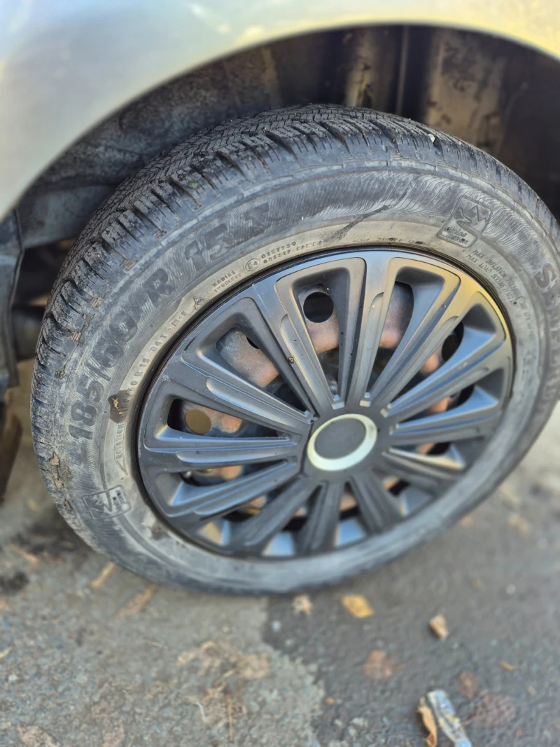 Toyota Yaris, снимка 9 - Автомобили и джипове - 52434322