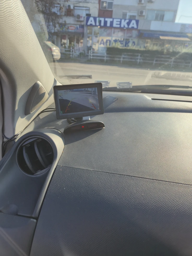 Toyota Yaris, снимка 12 - Автомобили и джипове - 52434322