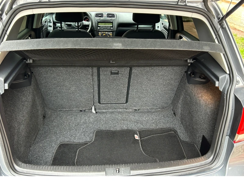 VW Golf 1.6TDI 105K, снимка 16 - Автомобили и джипове - 52641206