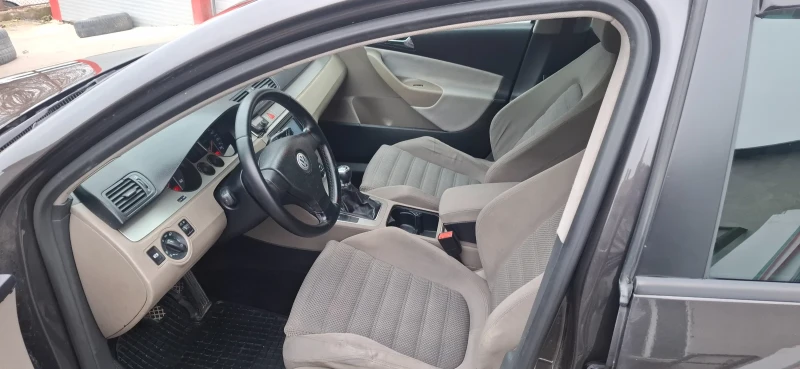VW Passat 2.0 куб.см.140к.с. common rail, снимка 8 - Автомобили и джипове - 52886593