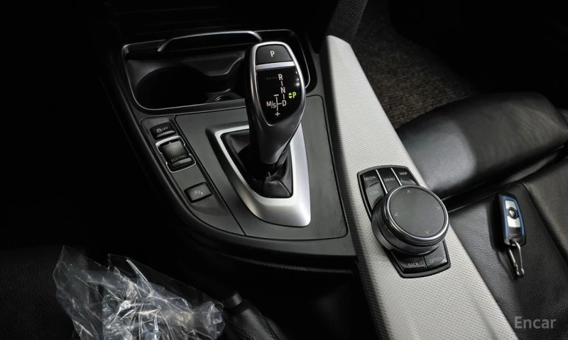 BMW 330, снимка 9 - Автомобили и джипове - 53288011