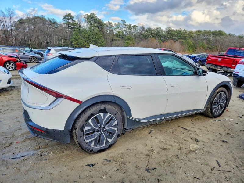 Kia EV6 LIGHT, снимка 3 - Автомобили и джипове - 53432923