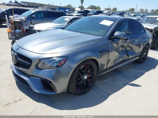 Mercedes-Benz E 63 AMG S* 4MATIC* ПОДГРЕВ* ОБДУХВАНЕ* ПАНО* BURMESTER* , снимка 2 - Автомобили и джипове - 55570441