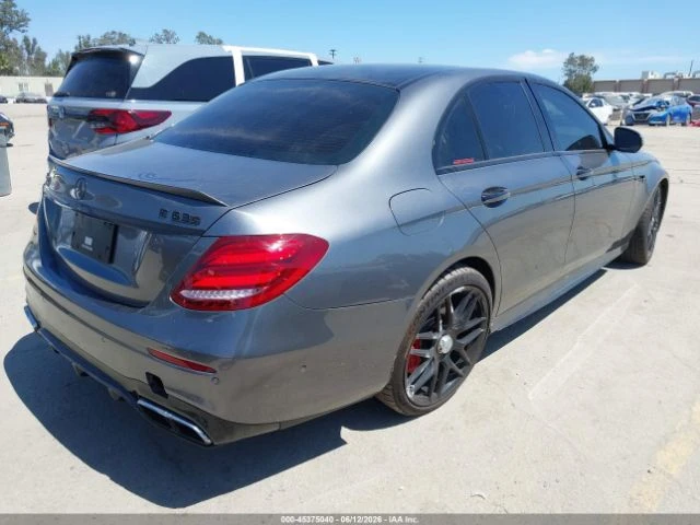 Mercedes-Benz E 63 AMG S* 4MATIC* ПОДГРЕВ* ОБДУХВАНЕ* ПАНО* BURMESTER* , снимка 4 - Автомобили и джипове - 55570441