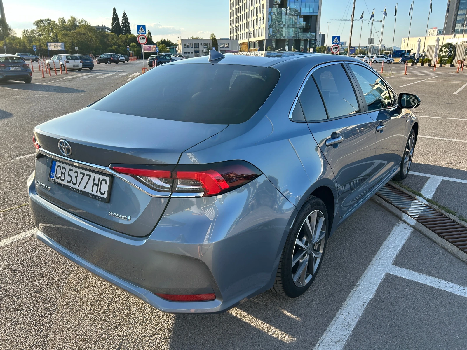 Toyota Corolla 1.8 Hybrid - изображение 4