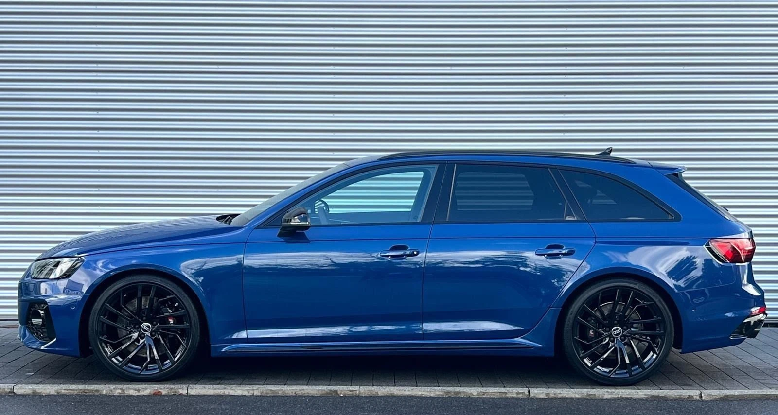 Audi Rs4 Avant Quattro = Black Optic Plus= Гаранция - изображение 3