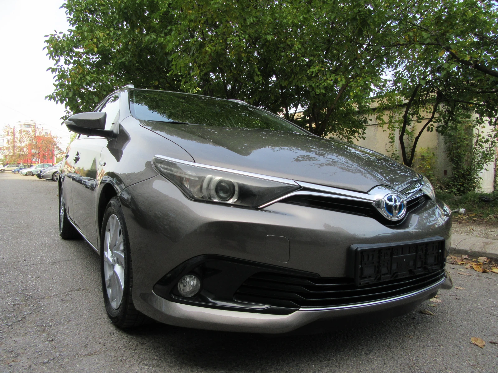 Toyota Auris 1.8 HYBRID/AUT/NAVI/EURO6 - изображение 3