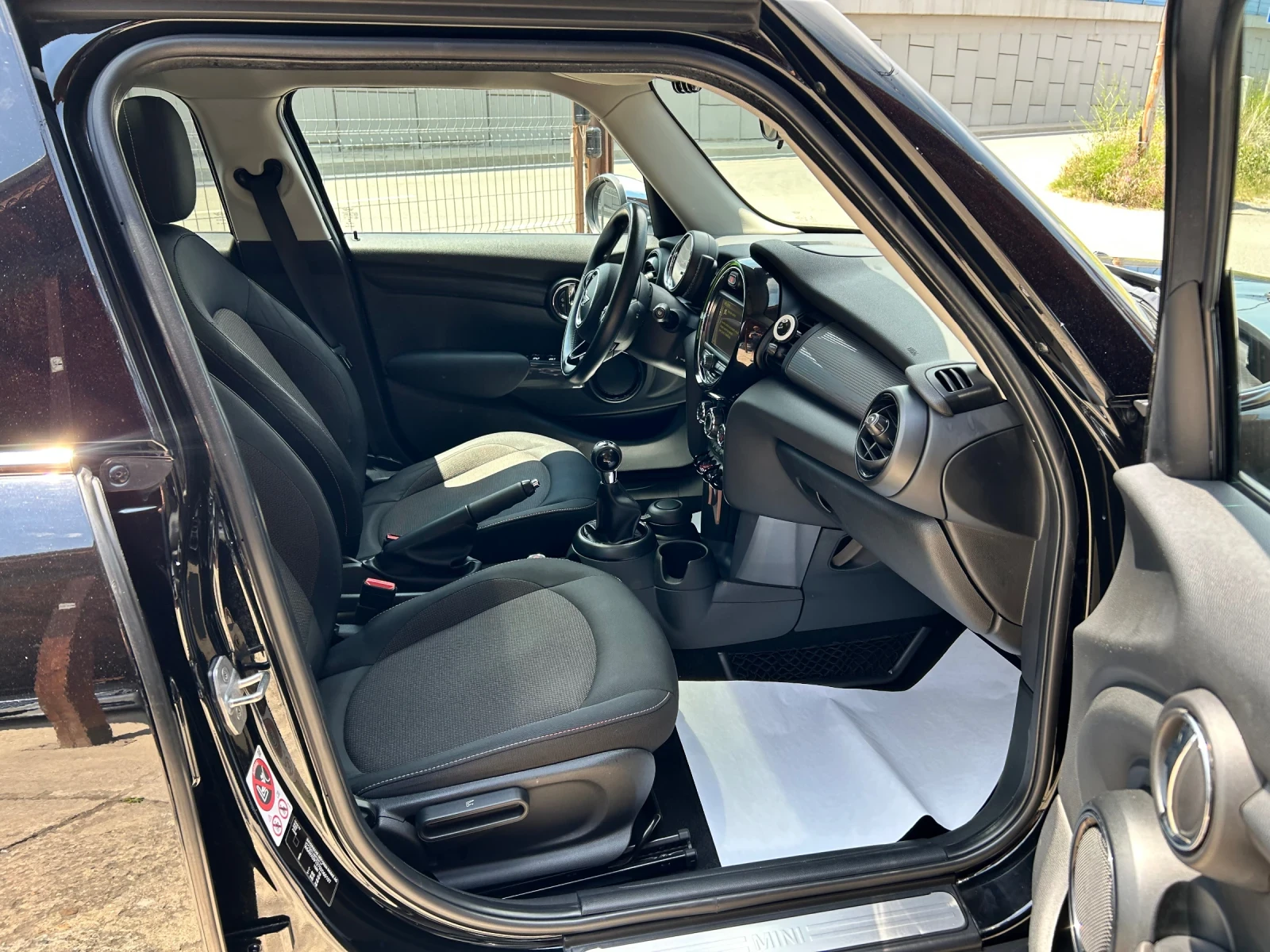 Mini Cooper ONE 1.2TURBO | Mobile.bg — изображение 14