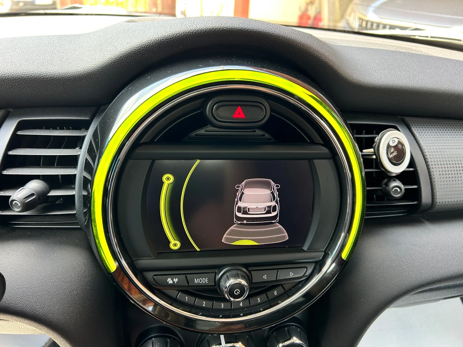 Mini Cooper ONE 1.2TURBO - изображение 9