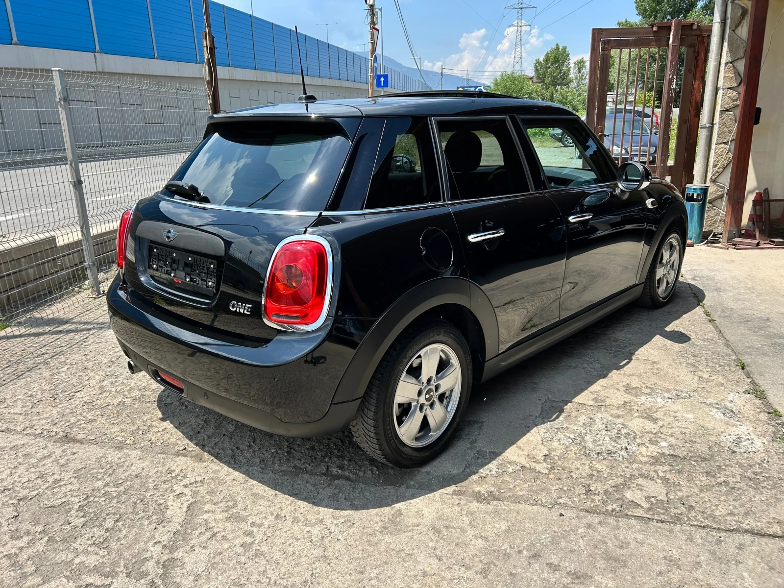 Mini Cooper ONE 1.2TURBO - изображение 4