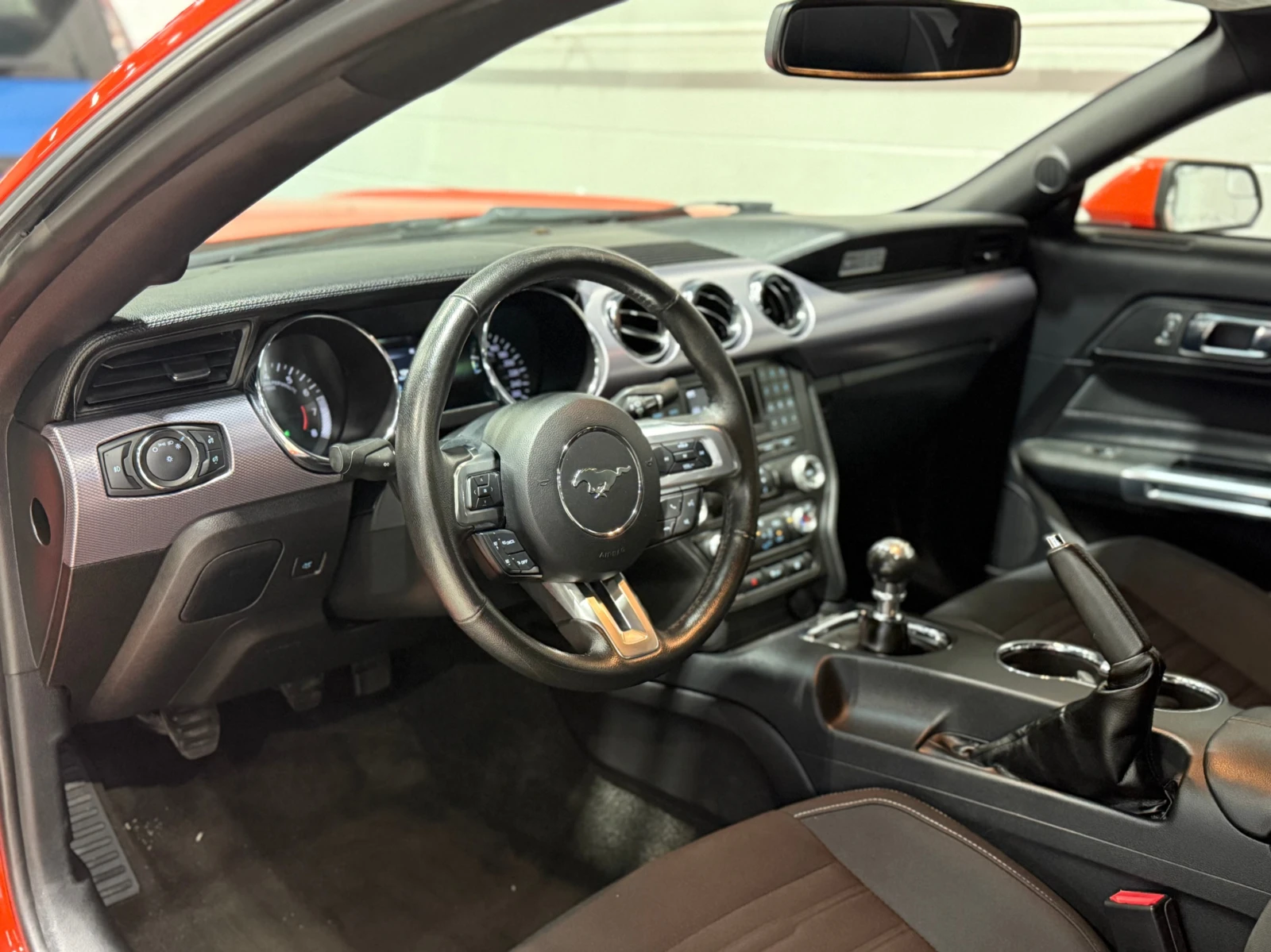 Ford Mustang 2.3 Ecoboost MANUAL - изображение 9