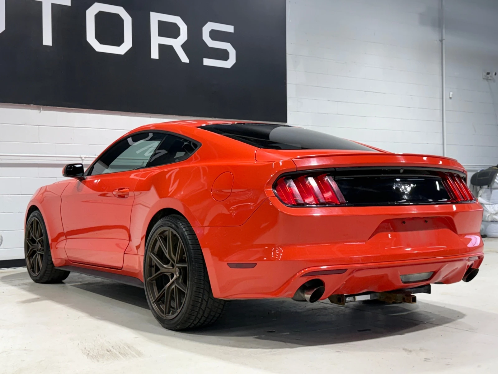 Ford Mustang 2.3 Ecoboost MANUAL - изображение 3