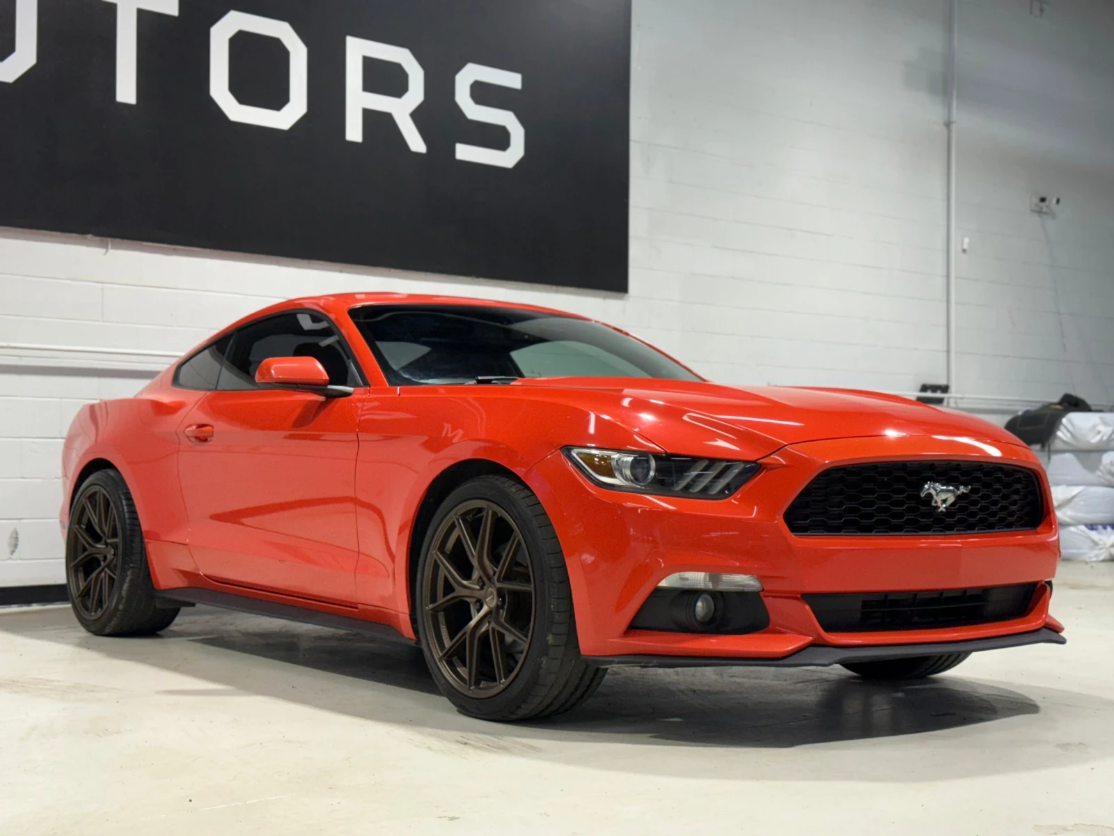 Ford Mustang 2.3 Ecoboost MANUAL - изображение 6