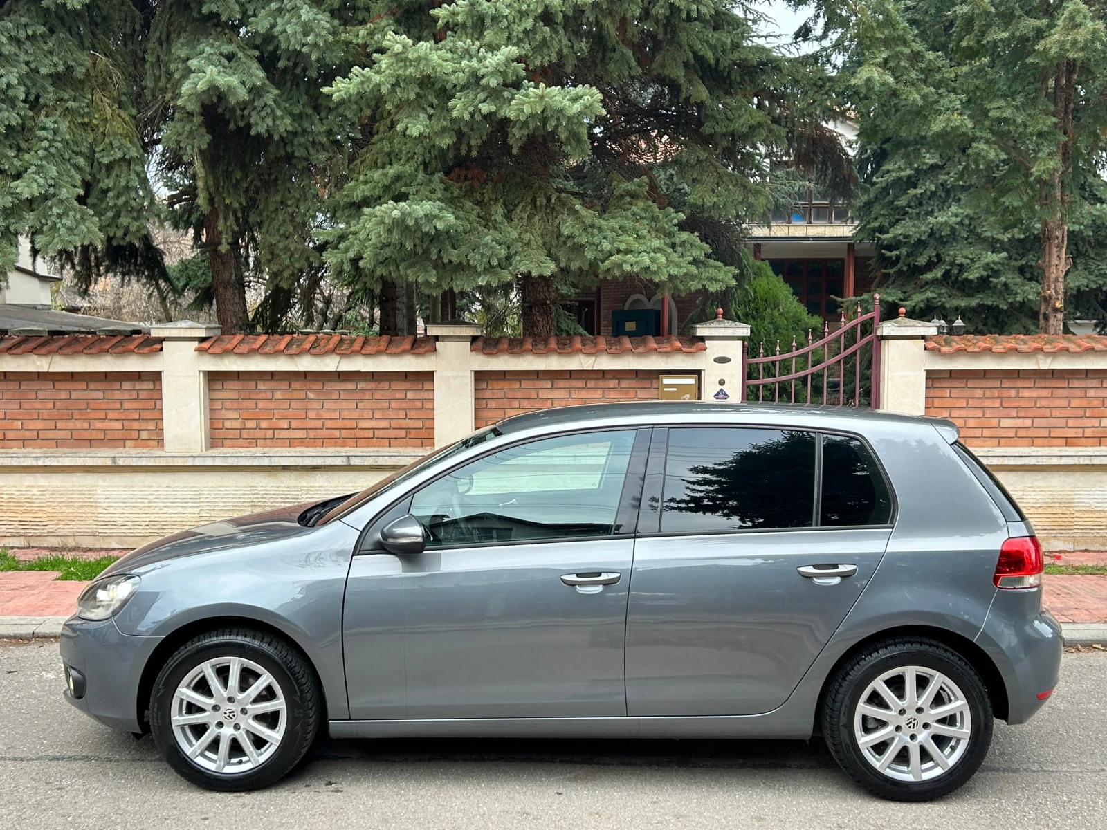 VW Golf 1.6TDI 105K - изображение 7