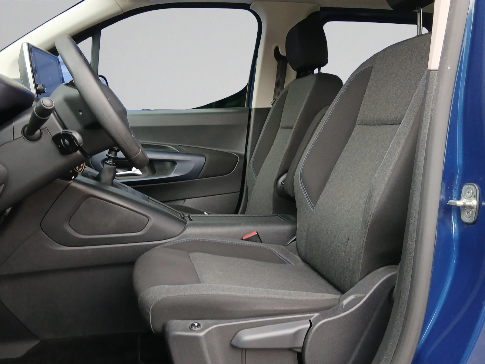 Peugeot Rifter MPV Standard ALLURE 1.5 BlueHDI - изображение 9