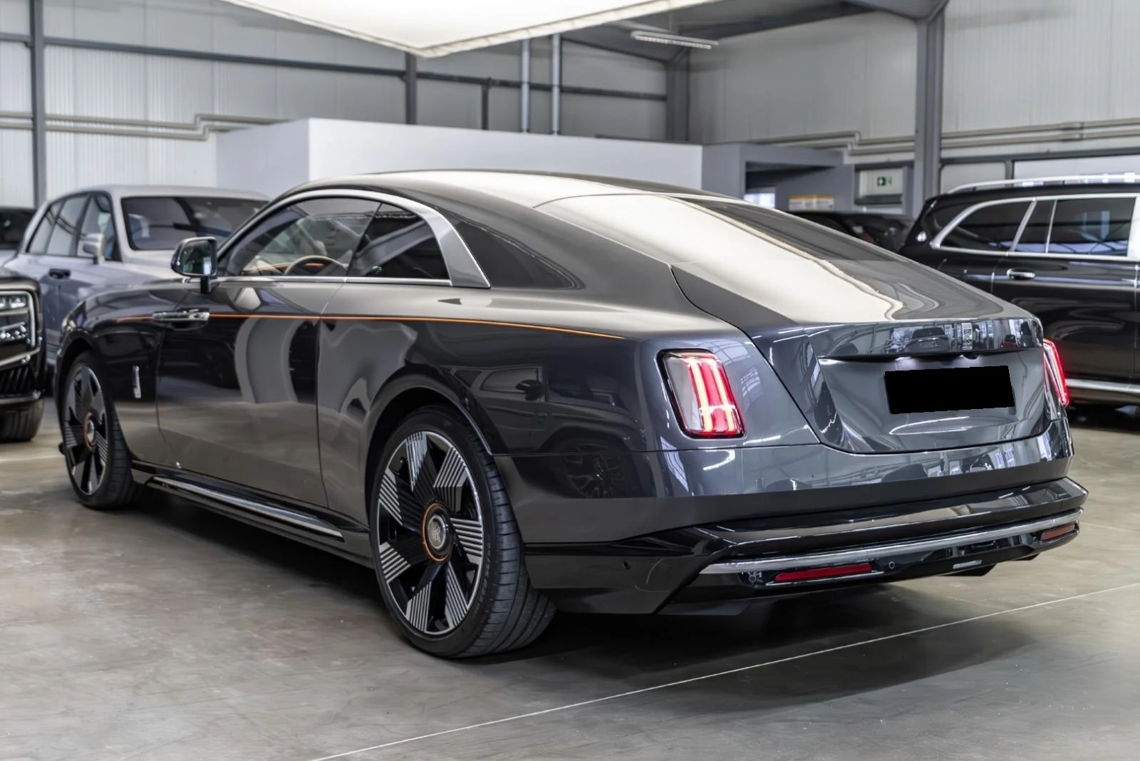 Rolls-Royce Spectre  - изображение 2