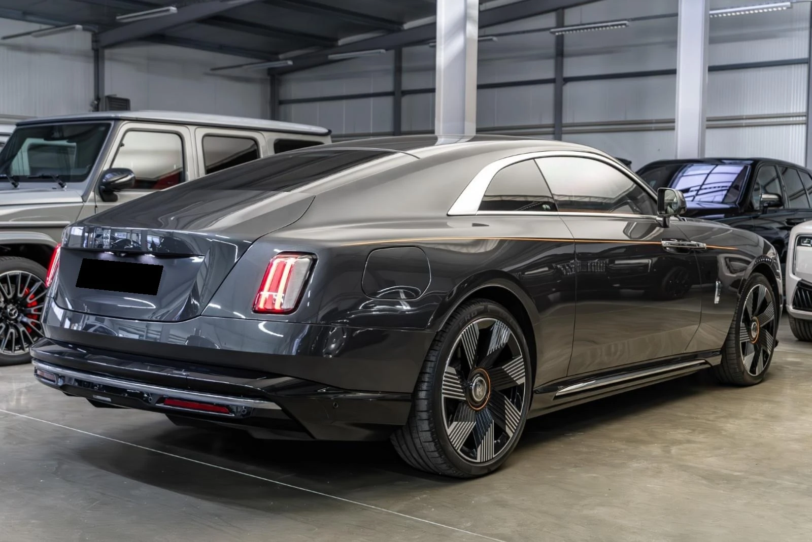 Rolls-Royce Spectre  - изображение 3