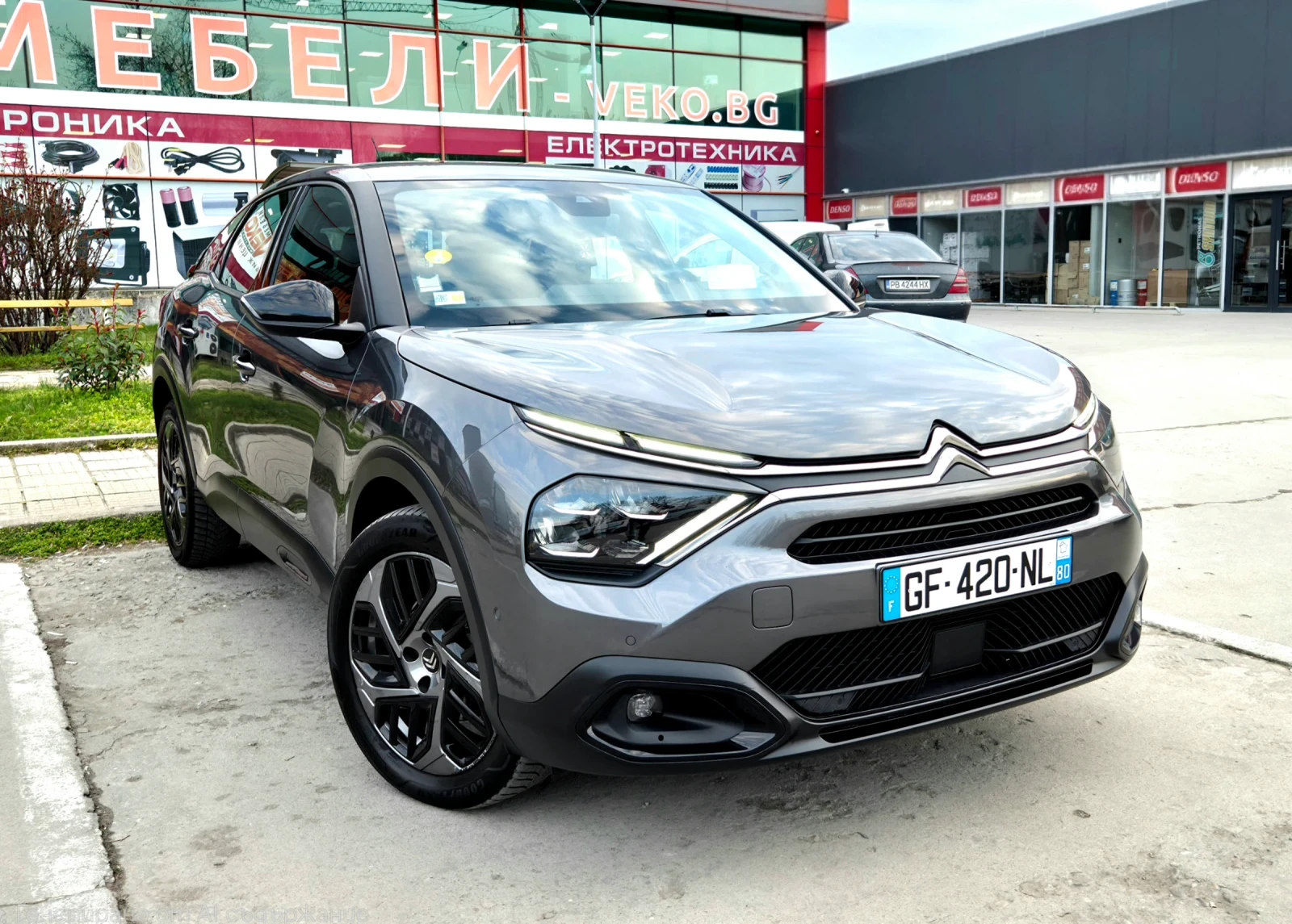 Citroen C4 1.5 HDi Feel Pack / KEYLESS /КАМЕРА/ Head-up, снимка 2 - Автомобили и джипове - 53921681