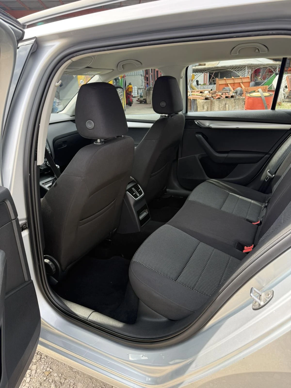 Skoda Octavia 3 1.6 TDI, снимка 7 - Автомобили и джипове - 53949059