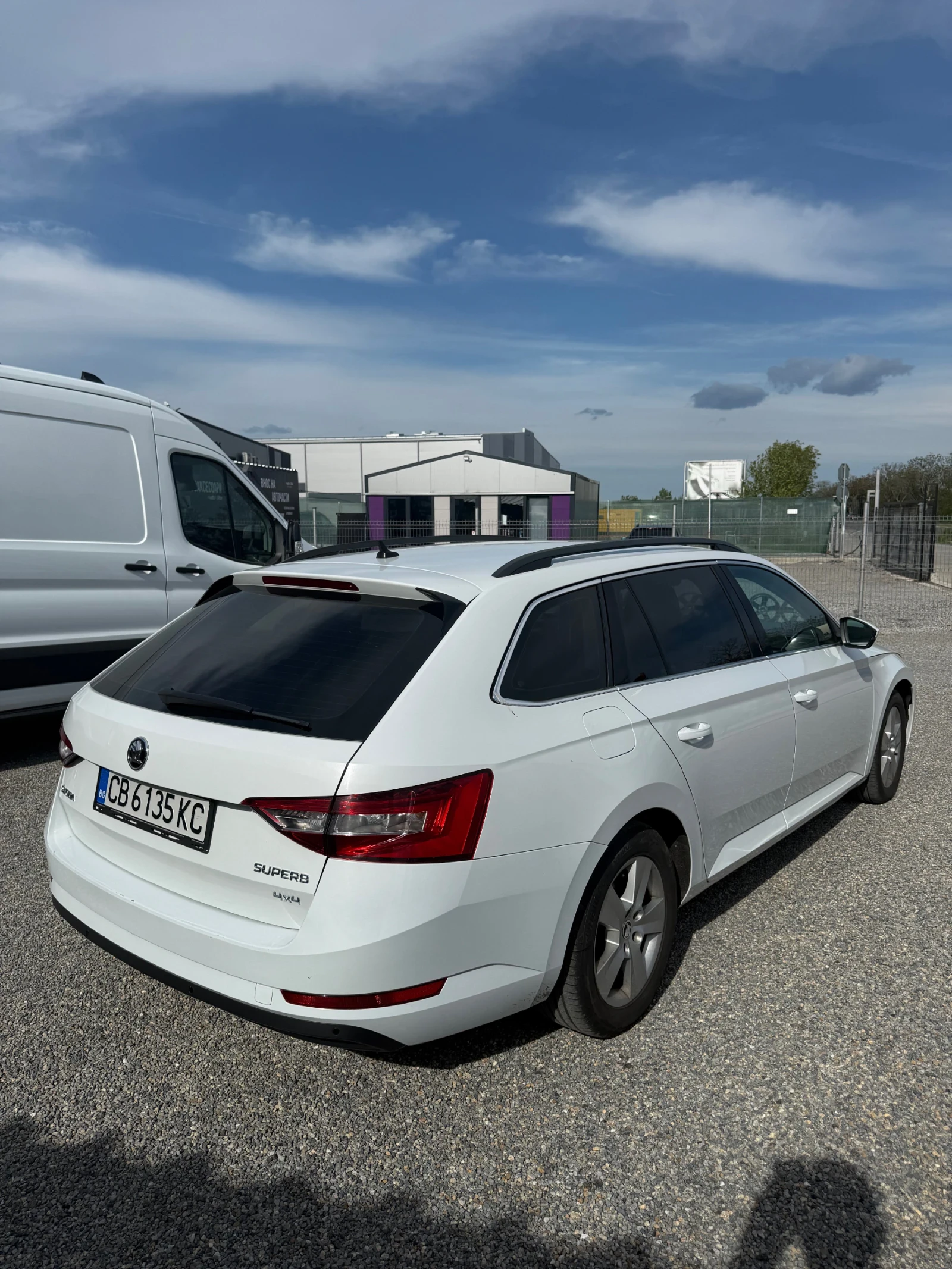 Skoda Superb, снимка 4 - Автомобили и джипове - 54432491