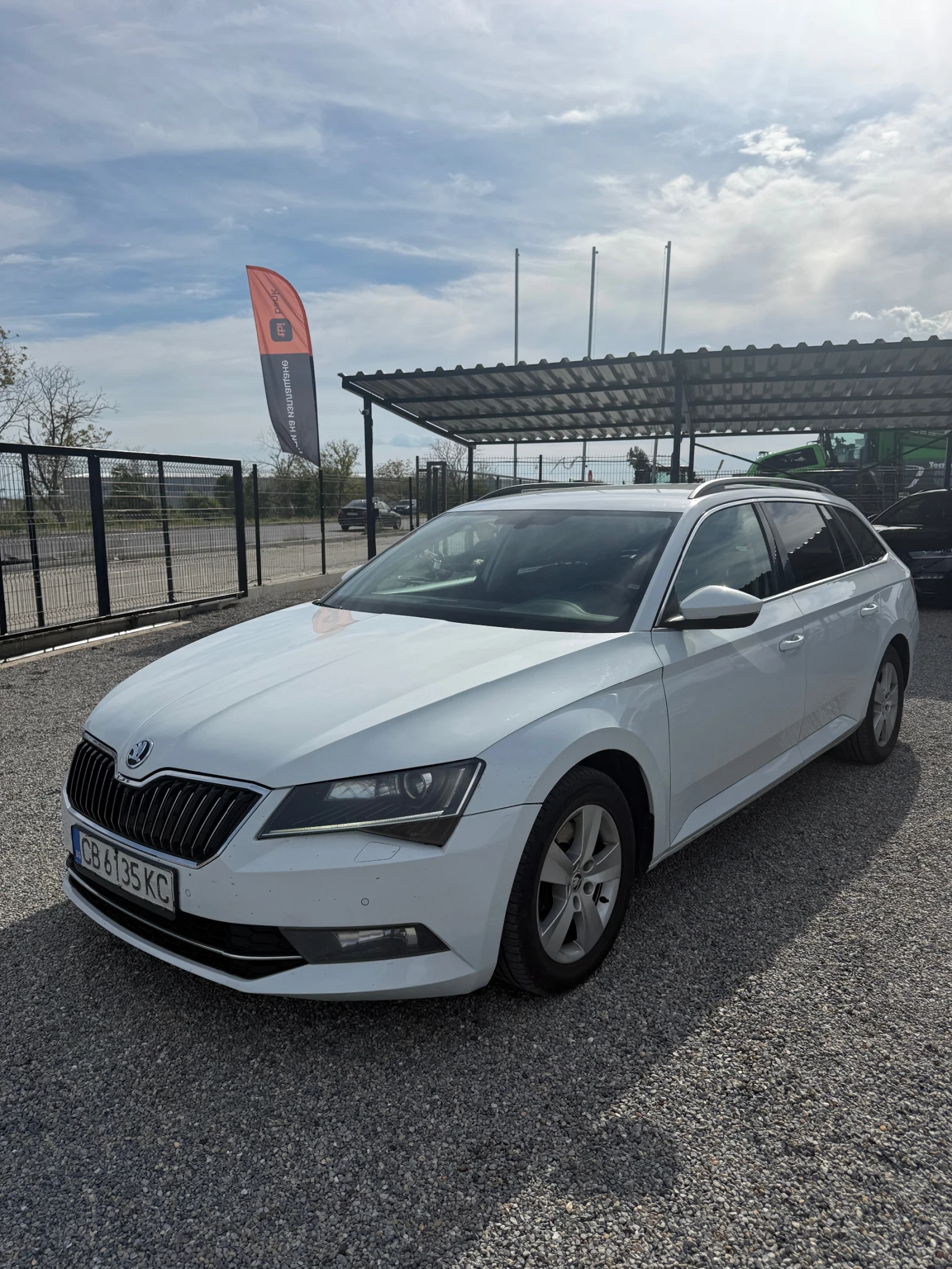 Skoda Superb, снимка 2 - Автомобили и джипове - 54432491