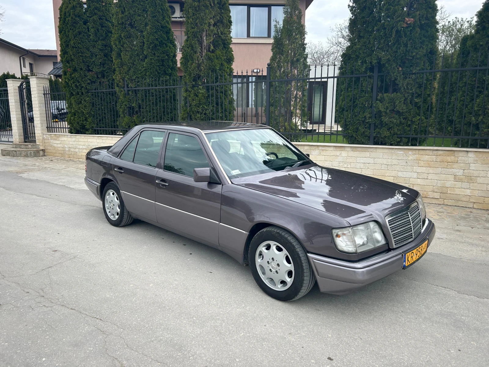 Mercedes-Benz 124 Mercedes-124-Avtomat-Unikat, снимка 3 - Автомобили и джипове - 55345605