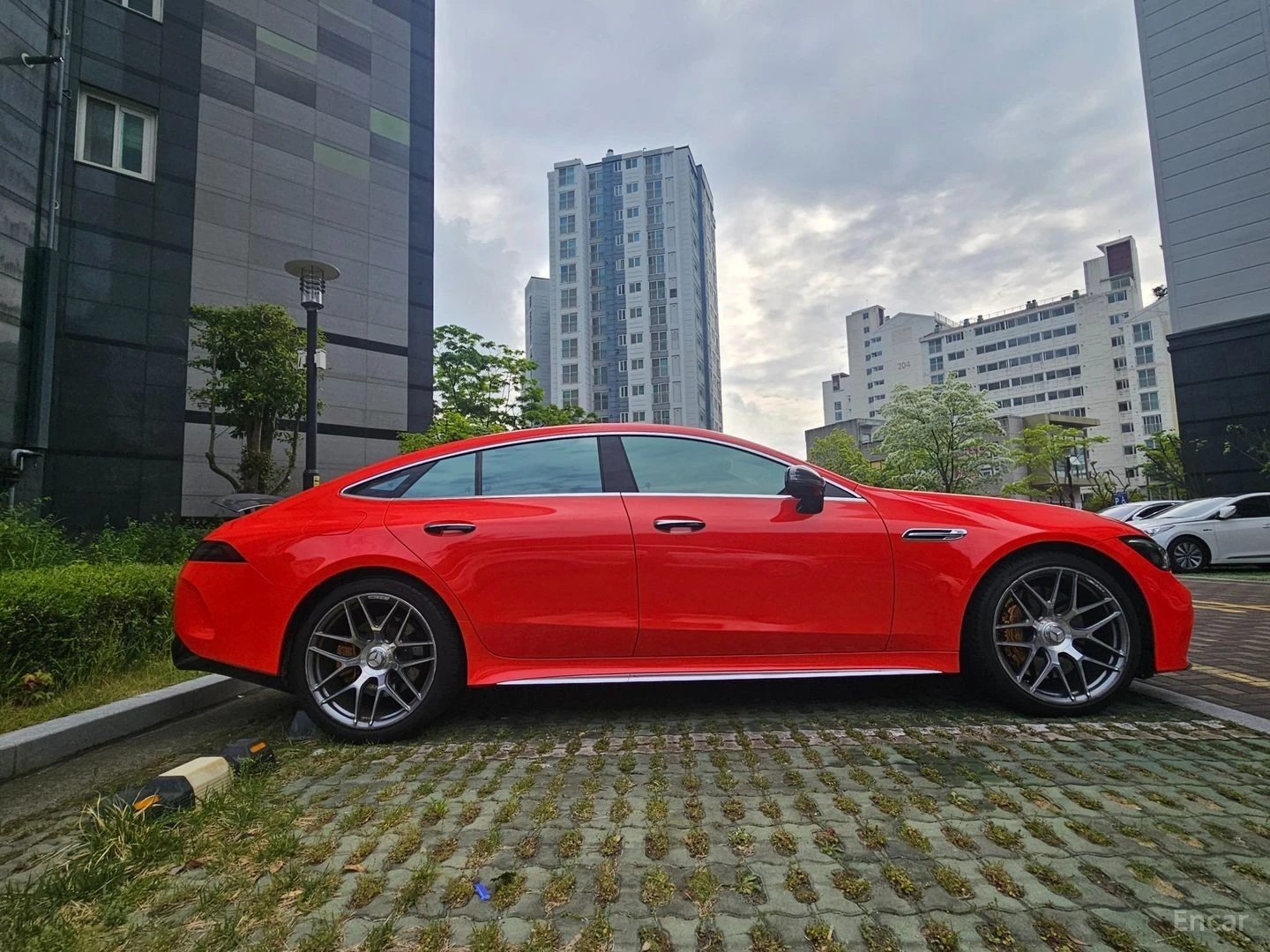 Mercedes-Benz AMG GT 63S 4MATIC+ * КОЖА* ОБДУХВ* НАВИ* ПАНО, снимка 6 - Автомобили и джипове - 55500822