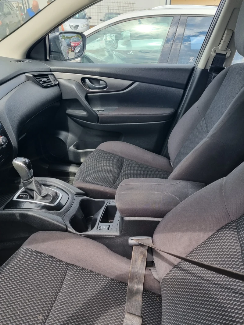 Nissan Qashqai 2.0 AWD, снимка 11 - Автомобили и джипове - 48740099