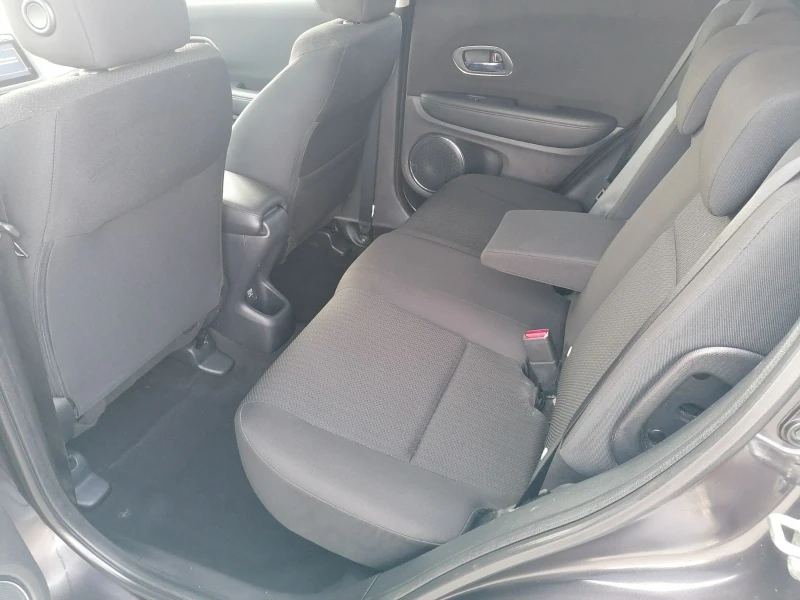Honda Hr-v 1.5I-VITEC, снимка 10 - Автомобили и джипове - 52404902