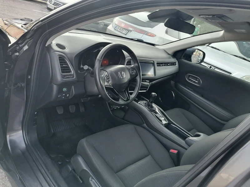 Honda Hr-v 1.5I-VITEC, снимка 13 - Автомобили и джипове - 52404902
