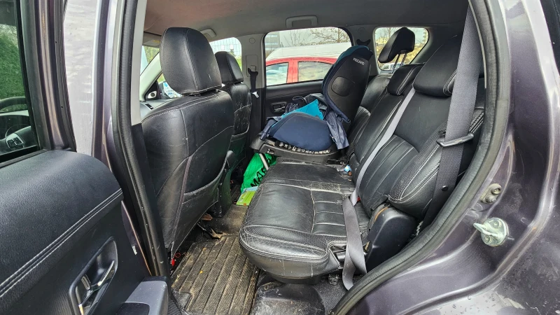 Mitsubishi Outlander, снимка 14 - Автомобили и джипове - 52665268