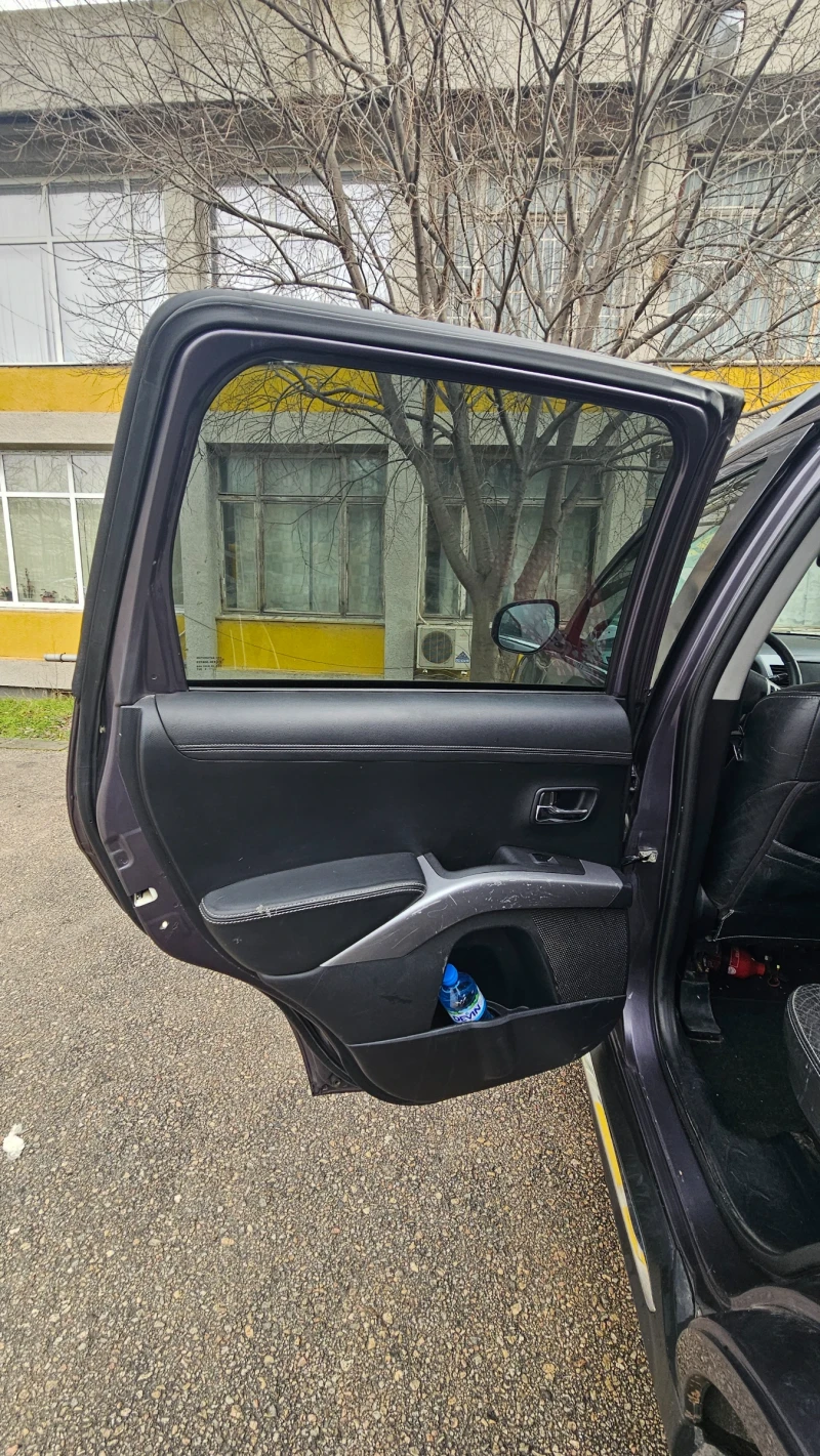 Mitsubishi Outlander, снимка 11 - Автомобили и джипове - 53049947