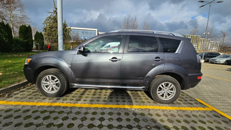 Mitsubishi Outlander, снимка 7 - Автомобили и джипове - 52665268
