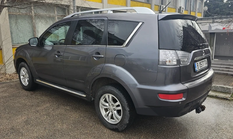 Mitsubishi Outlander, снимка 5 - Автомобили и джипове - 53049947