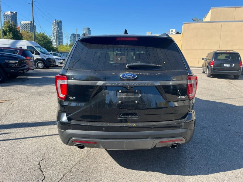 Ford Explorer XLT CARFAX АВТО КРЕДИТ, снимка 4 - Автомобили и джипове - 52725024