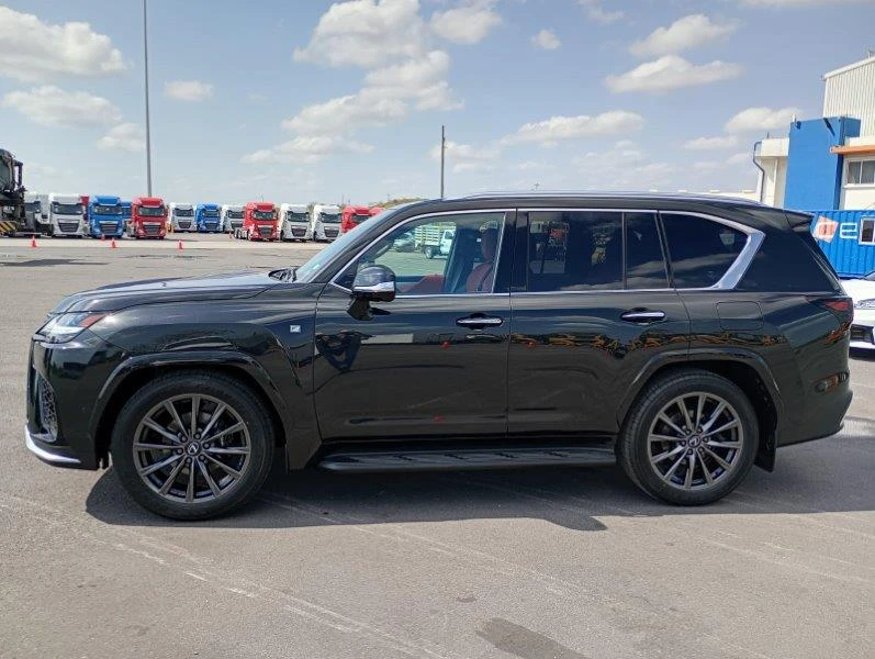 Lexus LX 600 LX700 Hybrid, AWD, F-sport, Месечна вноска от 2900, снимка 3 - Автомобили и джипове - 49483247