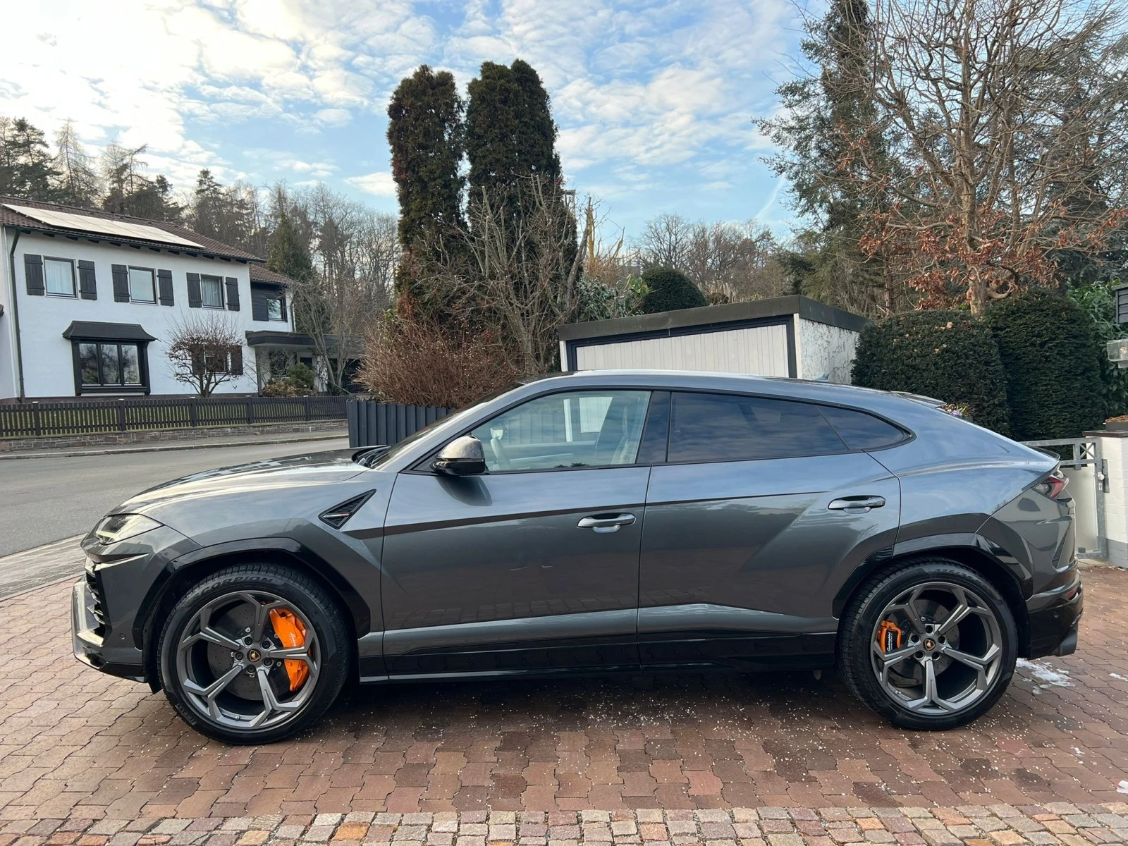 Lamborghini Urus  - изображение 2