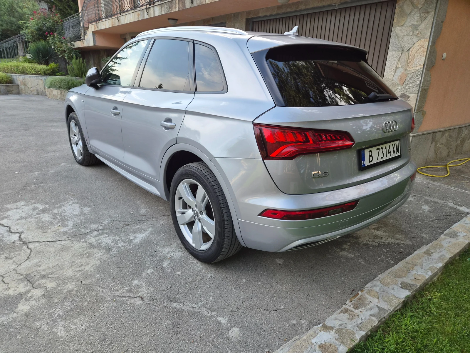 Audi Q5 2.0T Quattro, снимка 2 - Автомобили и джипове - 52005785