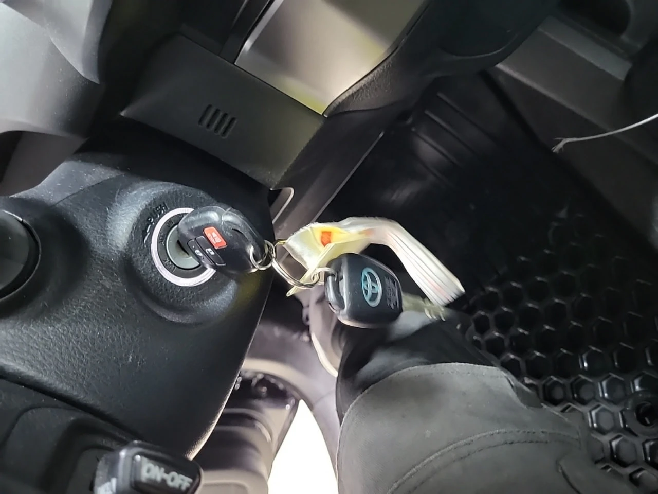 Toyota Tacoma CARFAX* *   *  | Mobile.bg   14