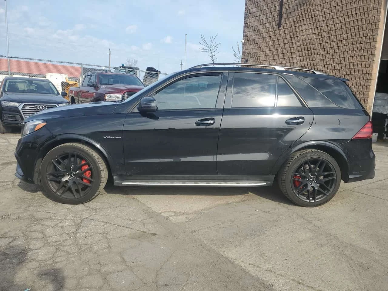 Mercedes-Benz GLE 63 S AMG CARFAX, снимка 2 - Автомобили и джипове - 54323801