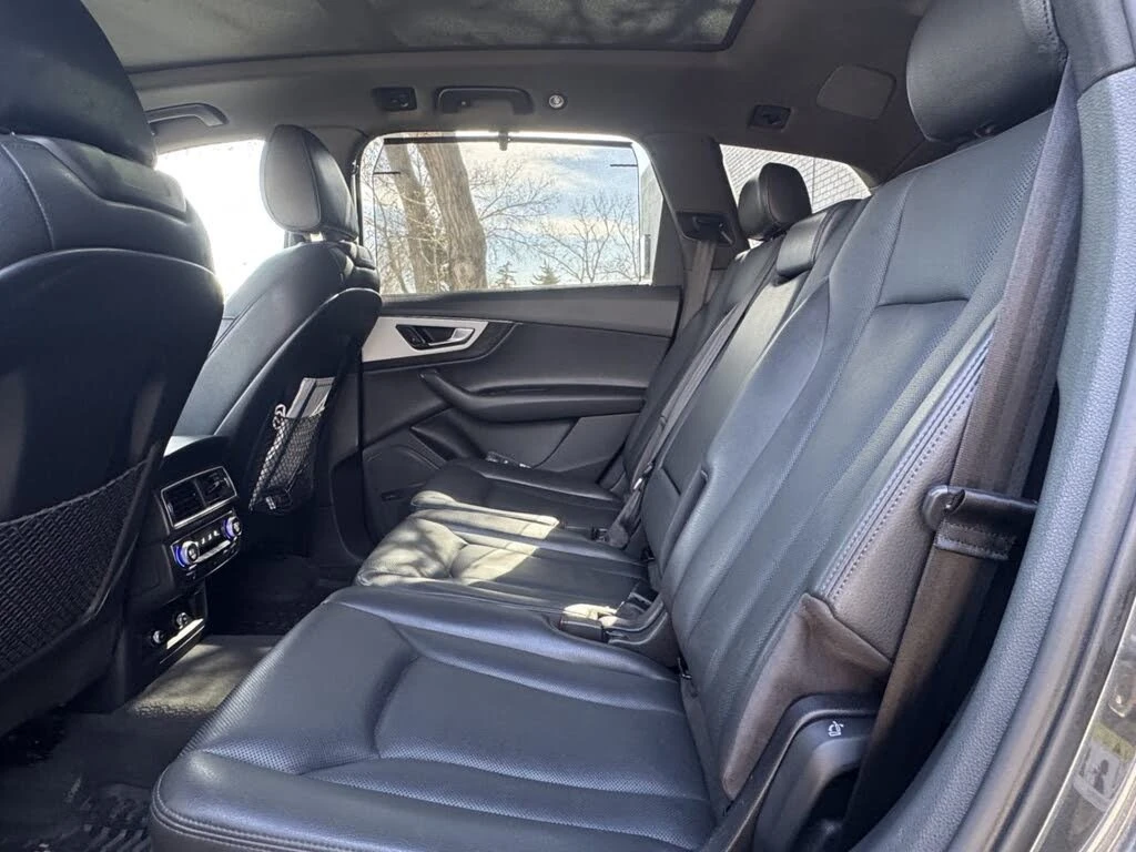 Audi Q7 * TECHNIK* * HeadUp* AвтоКредит* (ЦЕНА ДО БГ), снимка 16 - Автомобили и джипове - 54479686