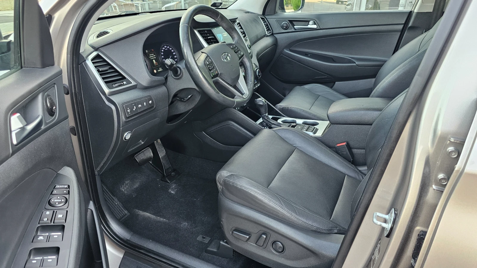 Hyundai Tucson Premium 1, 6 T-GDI 4WD* Aut.* LPG-Газ* Kam.* Pano*, снимка 7 - Автомобили и джипове - 55642274