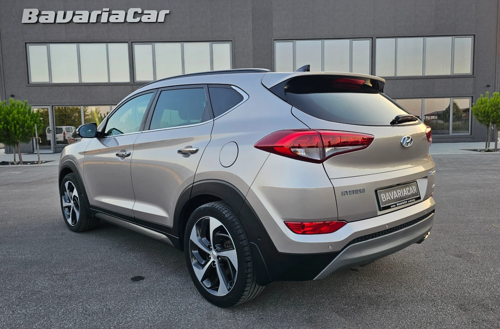 Hyundai Tucson Premium 1, 6 T-GDI 4WD* Aut.* LPG-Газ* Kam.* Pano*, снимка 5 - Автомобили и джипове - 55642274