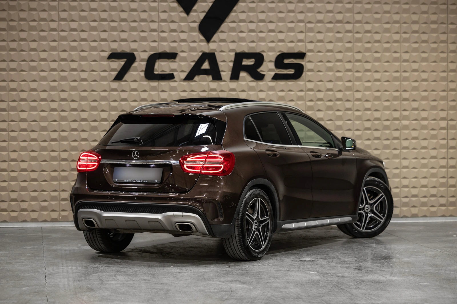 Mercedes-Benz GLA 250 Panorama| Подгрев| CarPlay| Гаранция, снимка 6 - Автомобили и джипове - 56176030