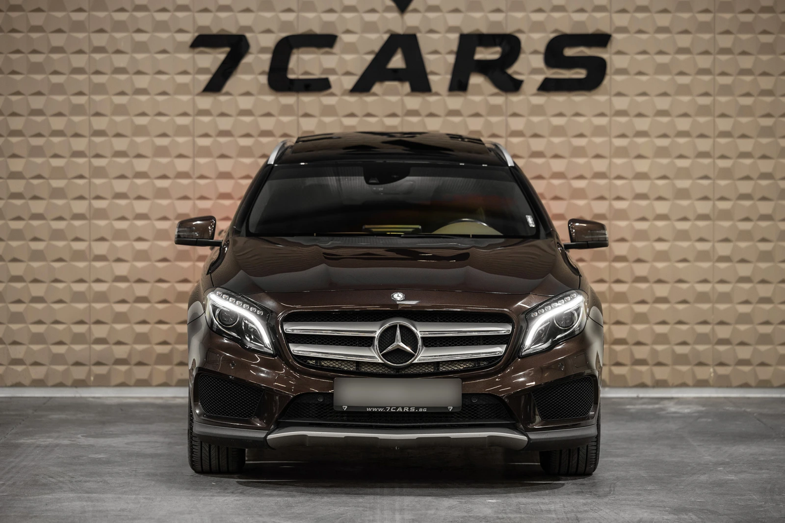 Mercedes-Benz GLA 250 Panorama| Подгрев| CarPlay| Гаранция, снимка 2 - Автомобили и джипове - 56176030