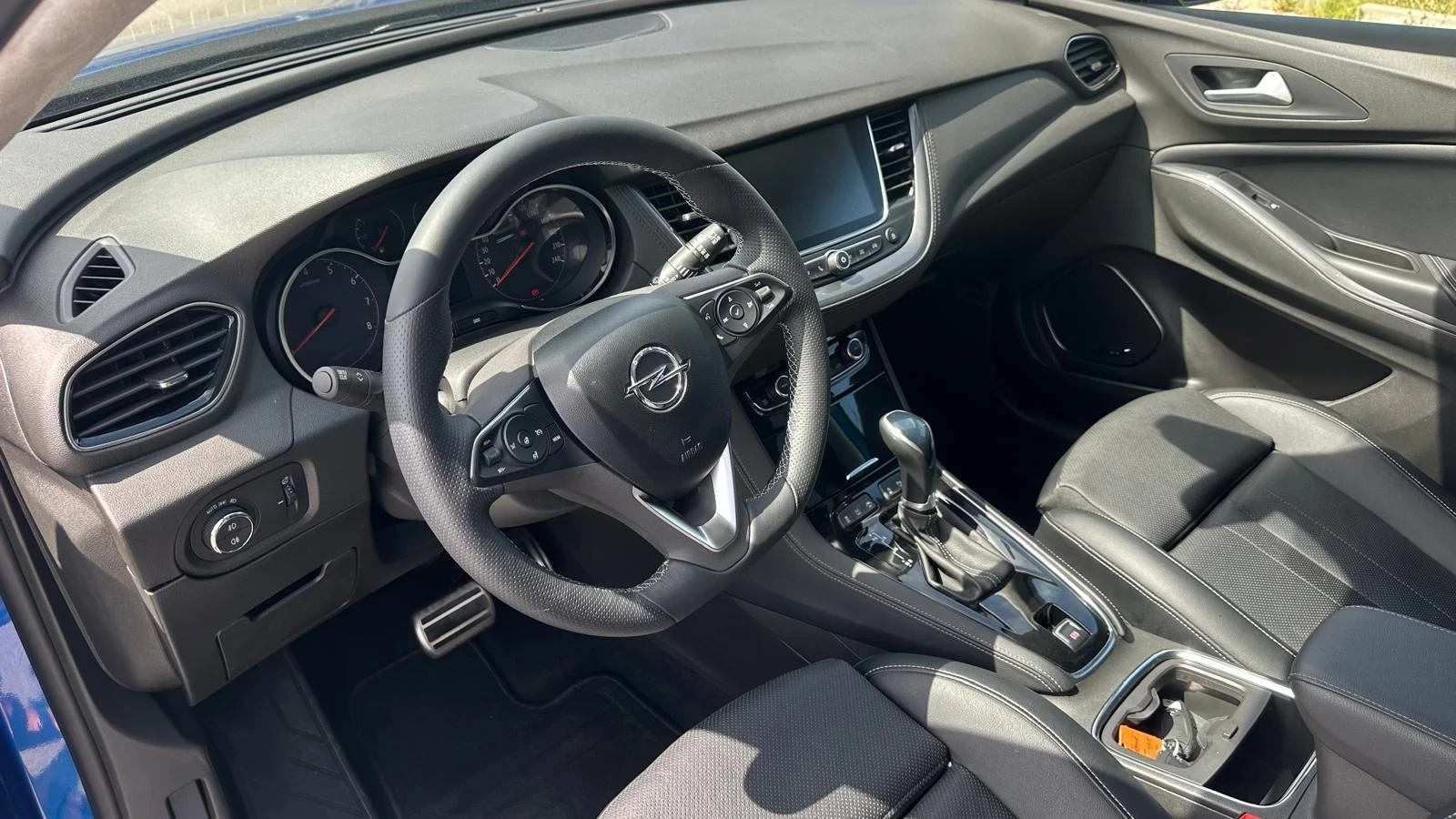 Opel Grandland X, снимка 14 - Автомобили и джипове - 56482553